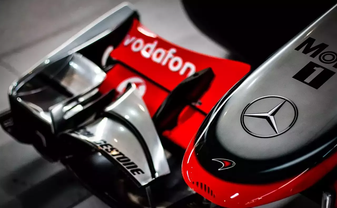 Liberando o poder das flechas de prata: explorando o domínio da equipe Mercedes F1